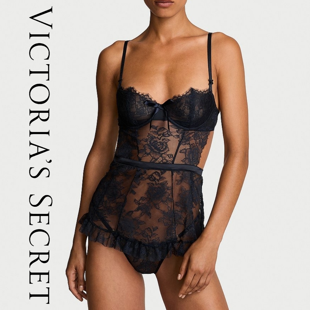 NWT VS Very Sexy
Wicked Unlined Rose Lace Apron Set- NAVY BLUE